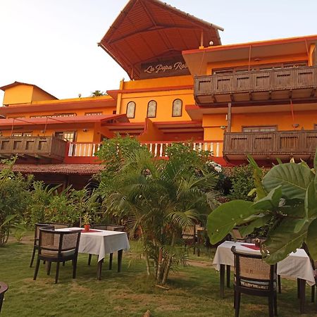 La Papa Resort Morjim Exterior photo