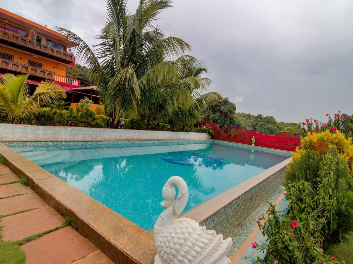 La Papa Resort Morjim Exterior photo
