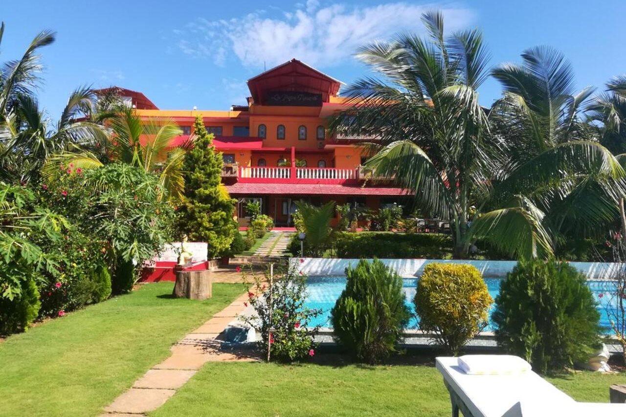 La Papa Resort Morjim Exterior photo